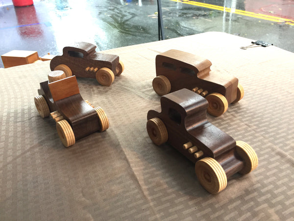 Wooden Toy Hotrod Toy Truck // il Bassotto ~ "Shortie" Hotrod // la macchina truccata