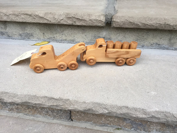 Wooden Toy Tow Truck // il carro attrezzi - Handmade Wooden Toy Truck