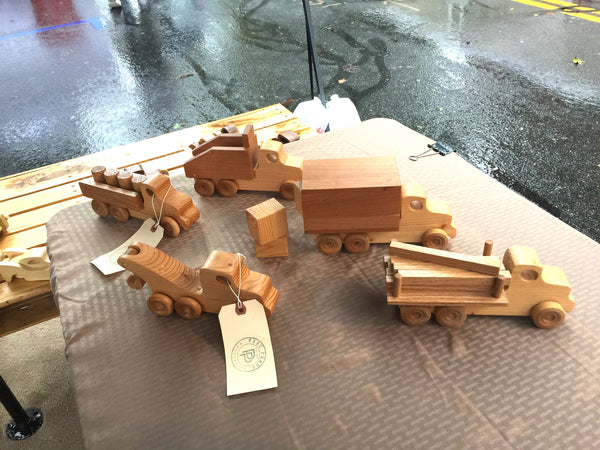Wooden Toy Truck // Platform Truck // il camion piattaforma
